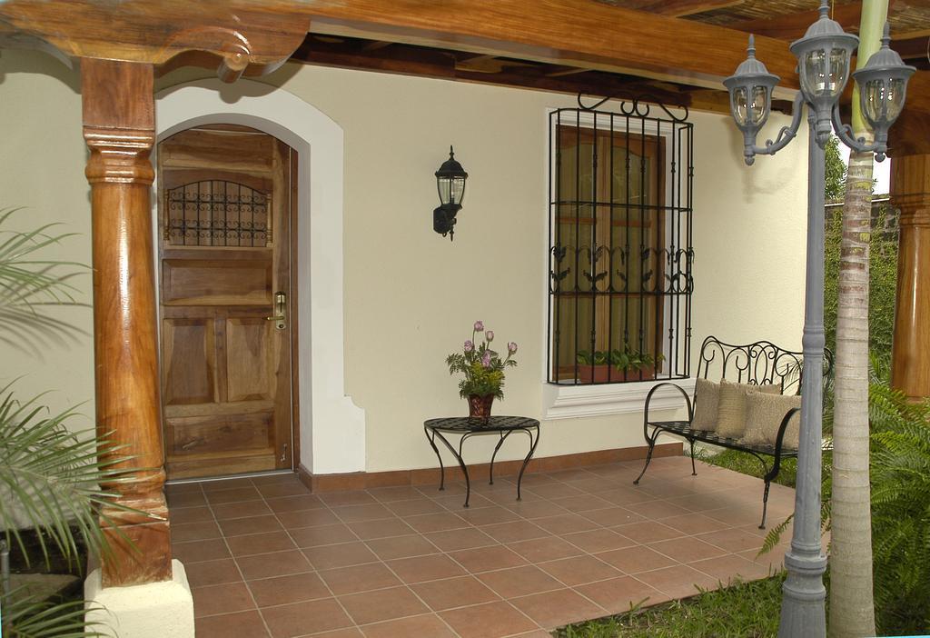 Altos De Fontana Hotel Managua Room photo