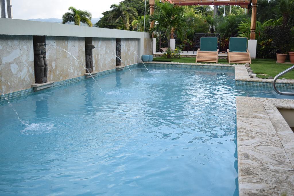 Altos De Fontana Hotel Managua Exterior photo
