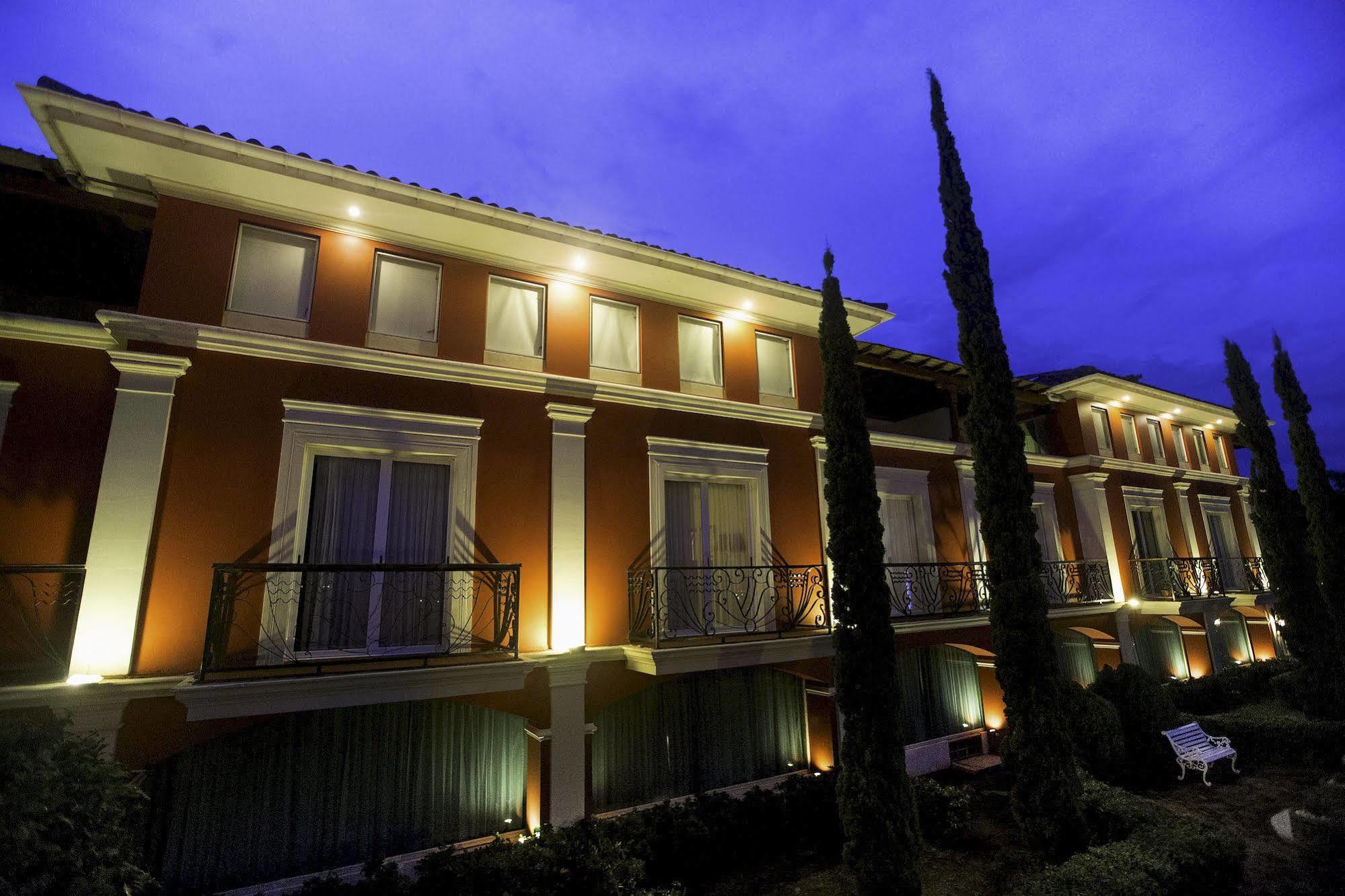 Altos De Fontana Hotel Managua Exterior photo