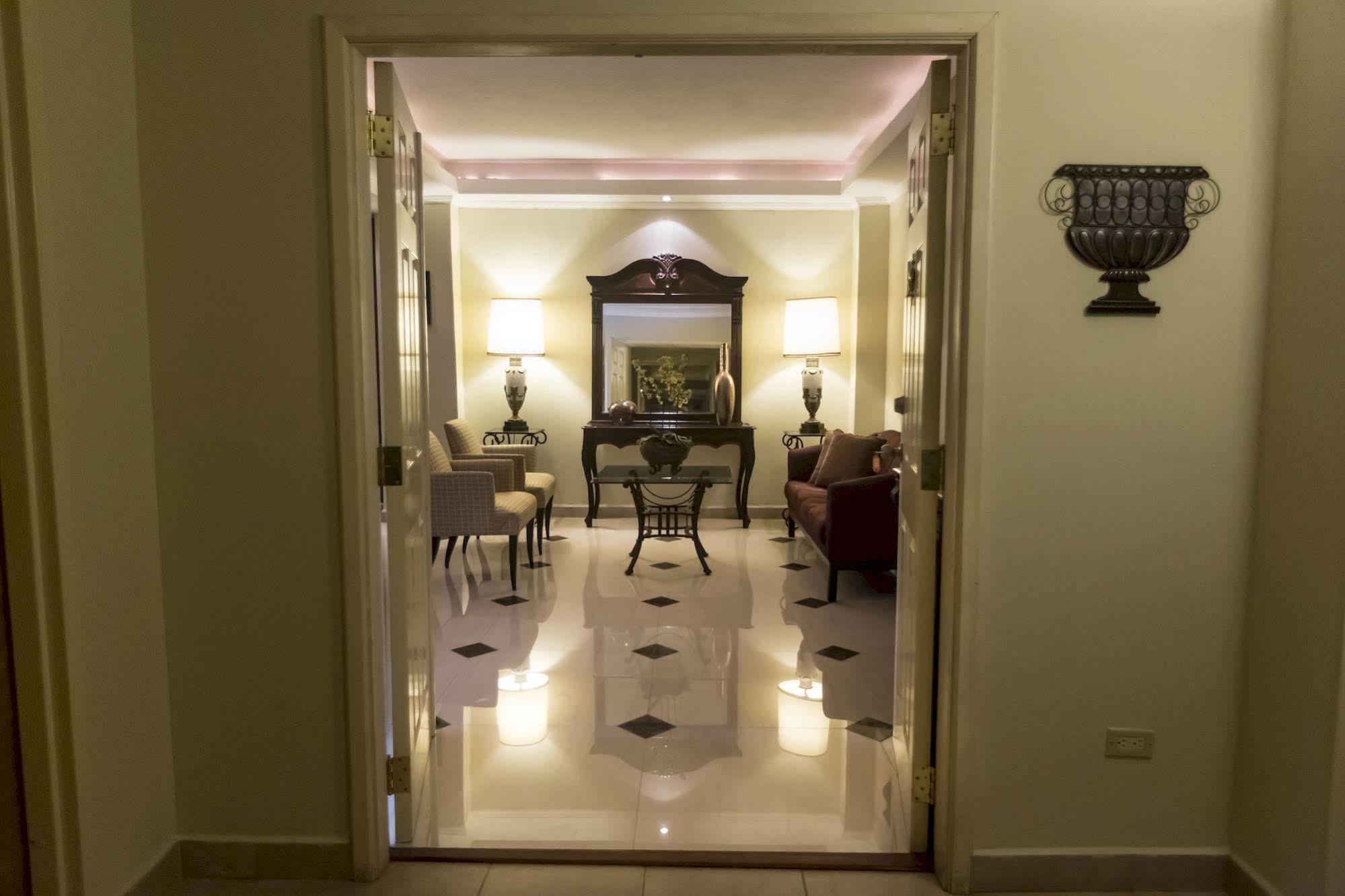Altos De Fontana Hotel Managua Exterior photo