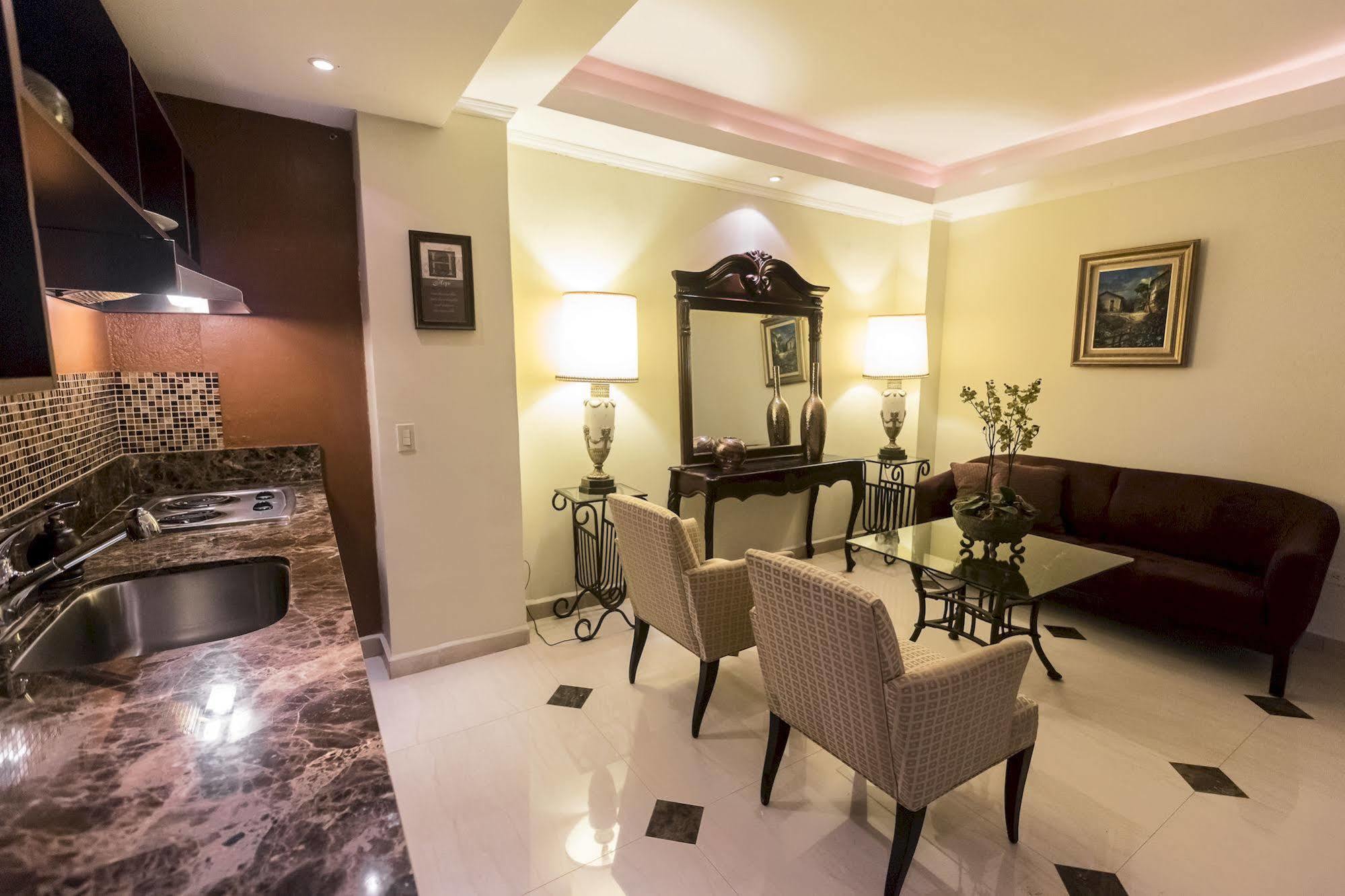 Altos De Fontana Hotel Managua Exterior photo