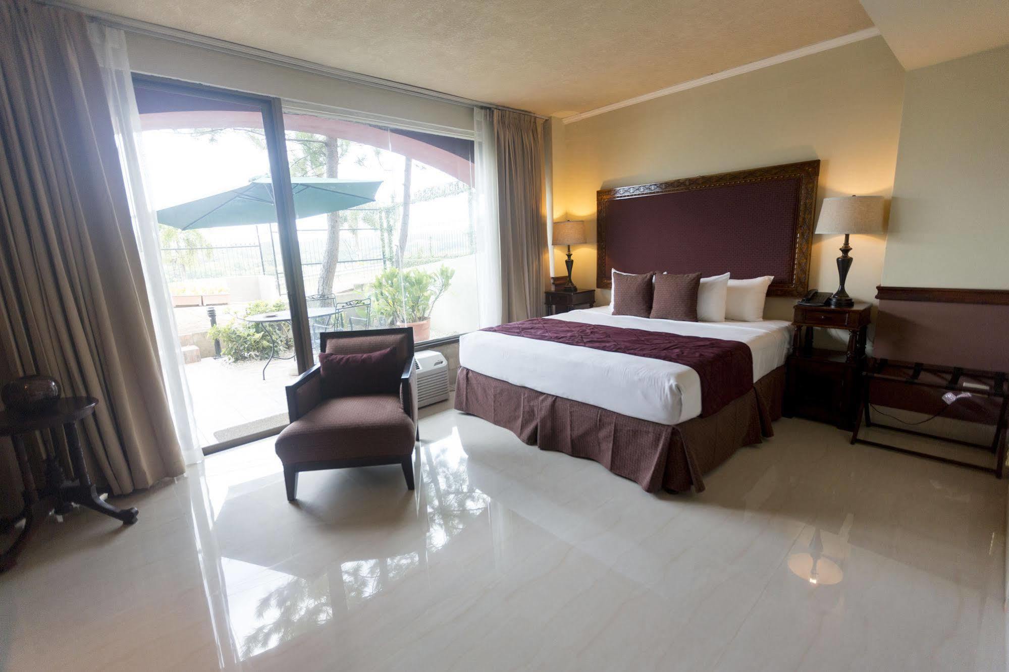 Altos De Fontana Hotel Managua Exterior photo