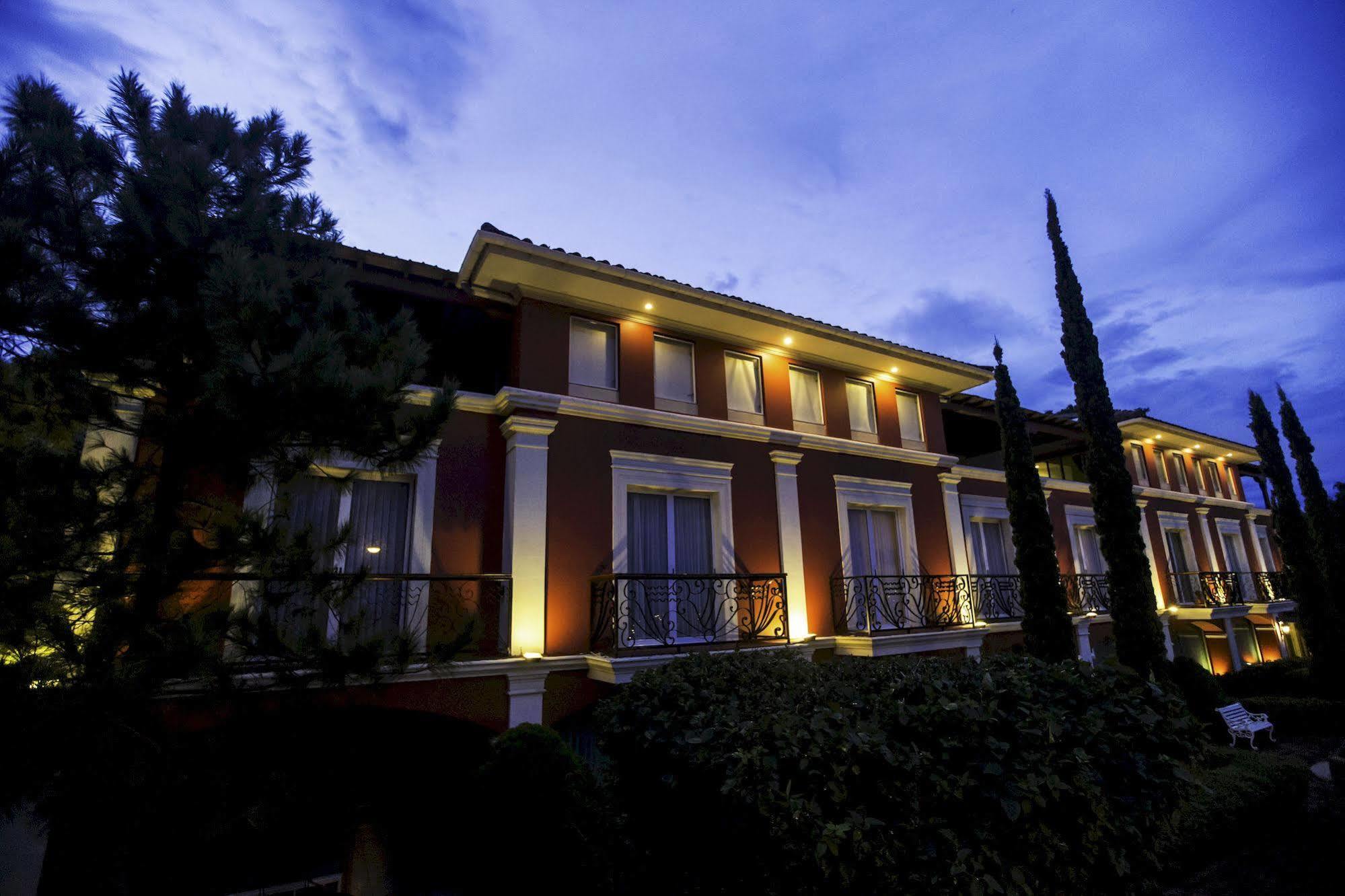 Altos De Fontana Hotel Managua Exterior photo