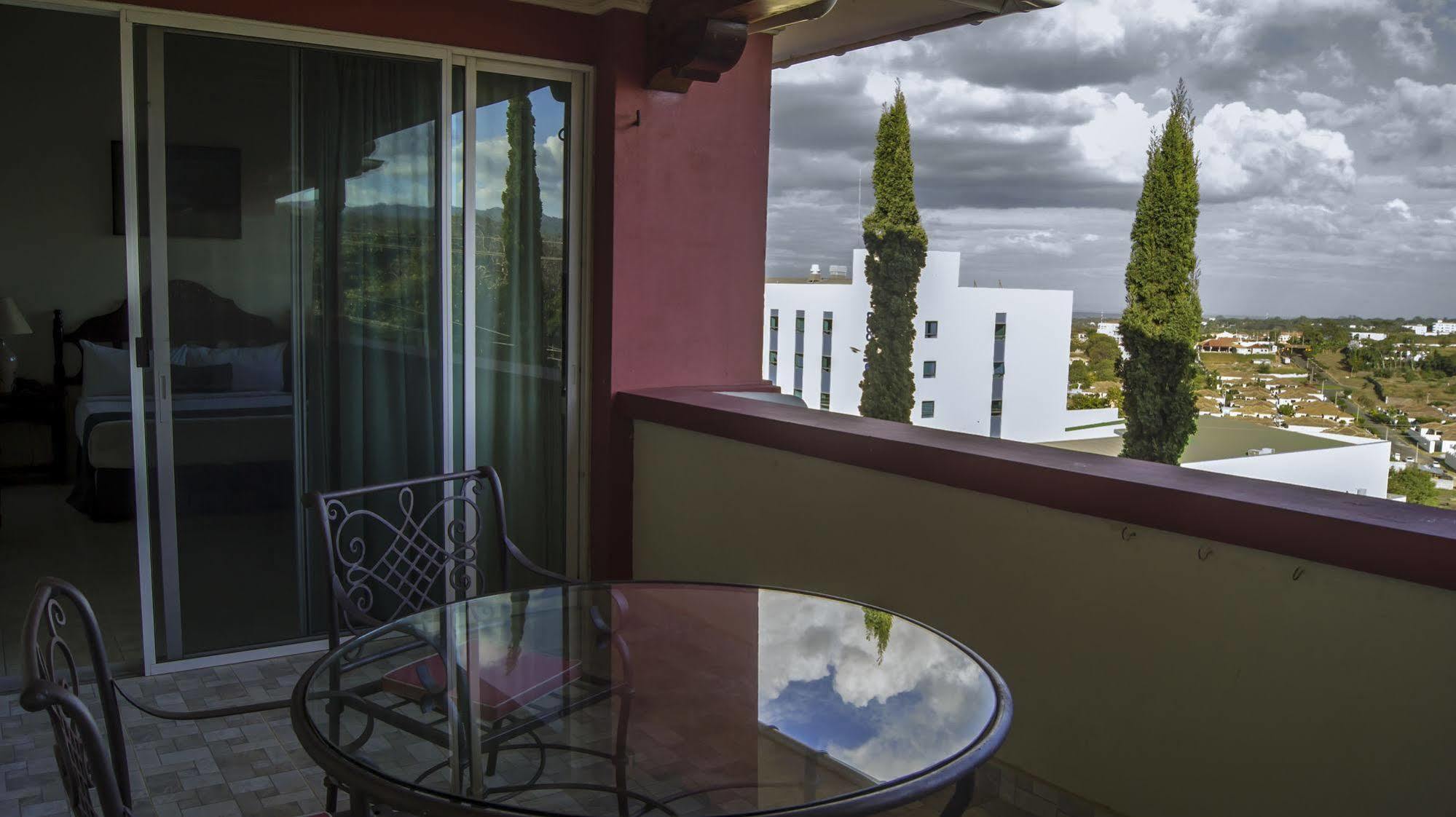 Altos De Fontana Hotel Managua Exterior photo